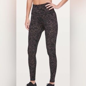 LULULEMON | Women's Rose Print Align Legging | 7/8 Black and Pink size 4